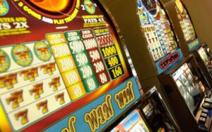 It’s just as fun to play slots at an online casino as at a real-life casino